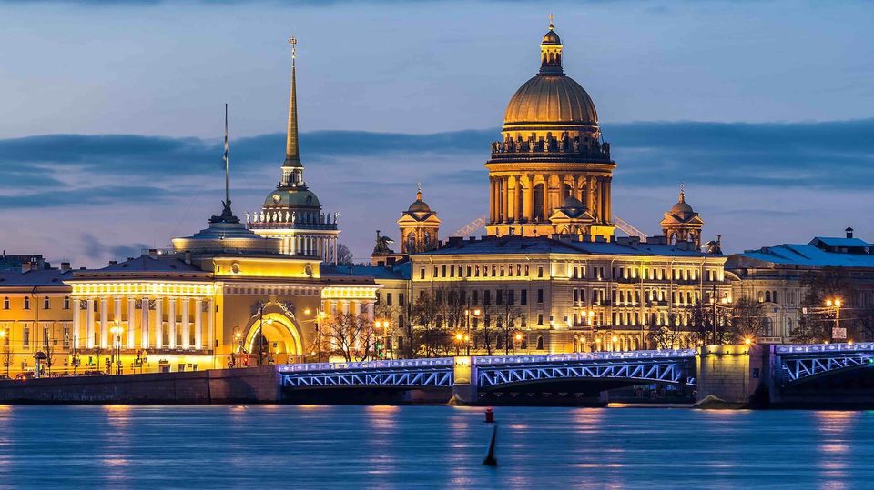 Ночной Петербург: Адмиралтейство, Исаакиевский собор и Дворцовый мост